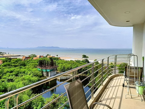 La Royale Beach Condominium for Sale 2BR Sea View Pattaya