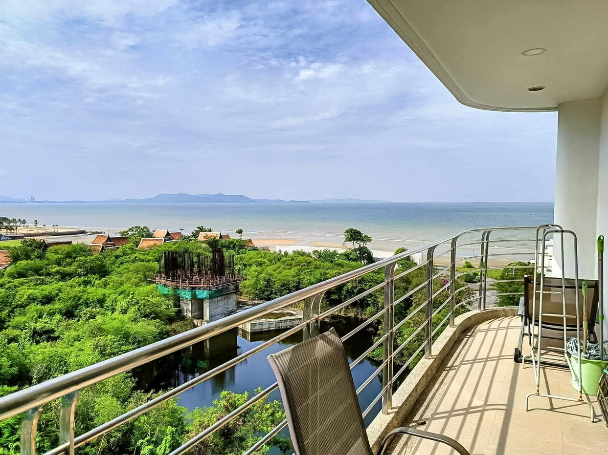 รูป La Royale Beach Condominium for Sale 2BR Sea View Pattaya - รูปที่ 1/10