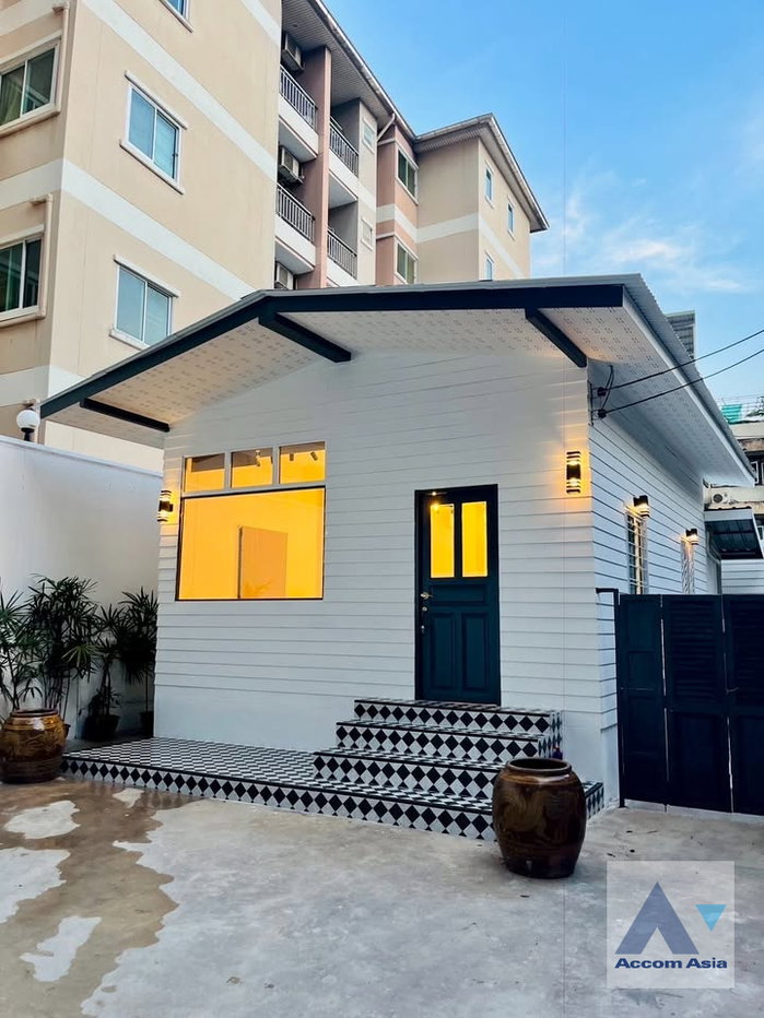รูป 🔼🔽 AccomA 📩 Home Office 1 BR House in Yan Nawa (AA42649) - รูปที่ 1/11