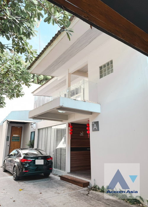 รูป 🔼🔽 AccomA 📩 Private Swimming Pool 4 BR House in Khlong Tan Nuea (AA15750) - รูปที่ 1/8