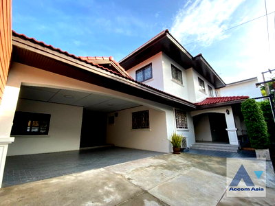 Houses for rent Phramongkutklao College of Medicine : 🔼🔽 AccomA 📩  4 BR House in Phaya Thai (AA36594)