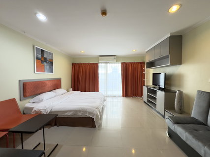 1 Bedroom Condo for Sale at Platinum Suites in Thepprasit Pattaya