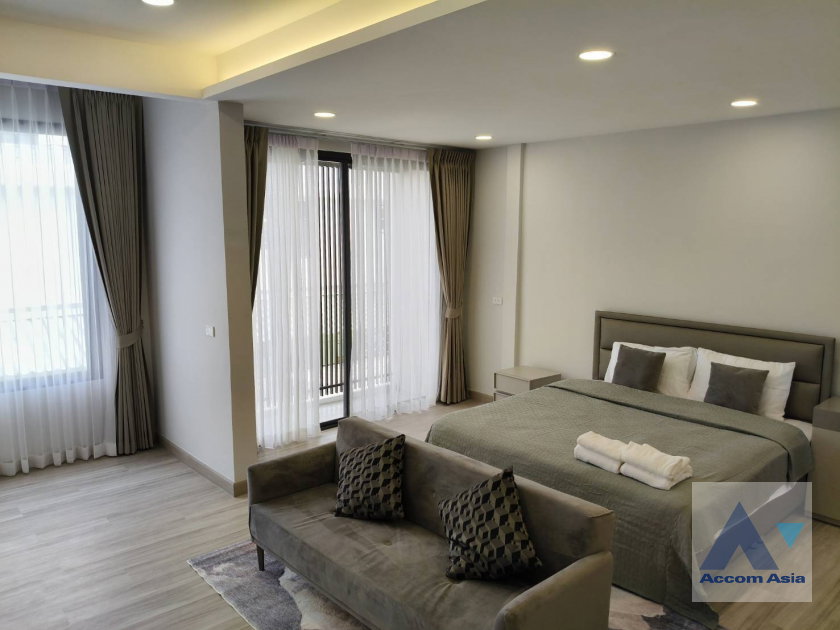 รูป 🔼🔽 AccomA 📩 Elegant townhouse with natural light and modern layout (AA42421) - รูปที่ 18/20