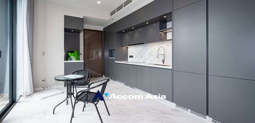 รูป 🔼🔽 AccomA 📩 Chic condominium with warm finishes and skyline view (AA33301) - รูปที่ 5/18