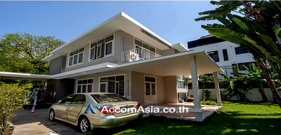 Houses for rent BTS Thong Lo (Thong Lor) : 🔼🔽 AccomA 📩 Pet friendly,Home Office 3 BR House in Phra Khanong Nuea (AA29407)