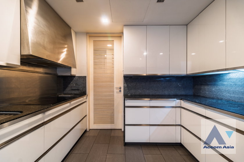 รูป 🔼🔽 AccomA 📩 Modern condo with glass walls and wooden built-ins (1518394) - รูปที่ 10/20