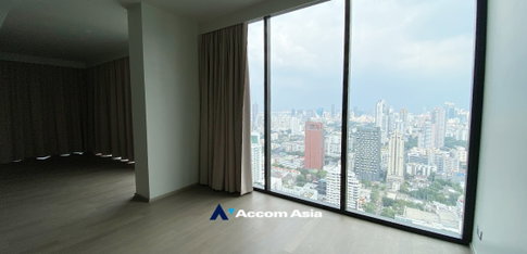 🔼🔽 AccomA 📩 Spacious room with full-height windows and city views ( AA34446 )