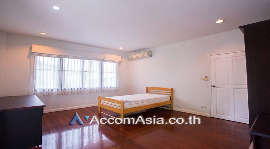 รูป 🔼🔽 AccomA 📩  Family-friendly house with private pool and garden in Sathorn (AA27509) - รูปที่ 13/20