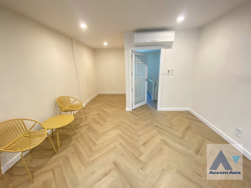 รูป 🔼🔽 AccomA 📩 Home Office 3 BR Townhouse in Wang Mai (AA45215) - รูปที่ 5/15