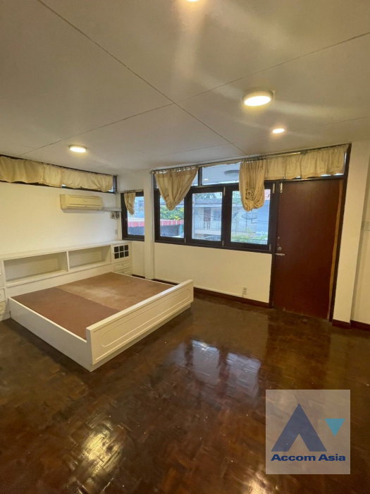 picture 🔼🔽 AccomA 📩  3 BR House in Khlong Tan Nuea (AA44456) - 7/10