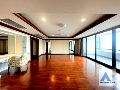 Condos for rent Santirat Witthayalai School : 🔼🔽 AccomA 📩  3 BR Condominium @Somkid Gardens (1510365)