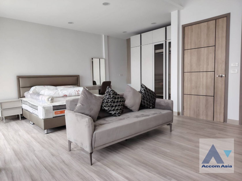 รูป 🔼🔽 AccomA 📩 Elegant townhouse with natural light and modern layout (AA42421) - รูปที่ 15/20