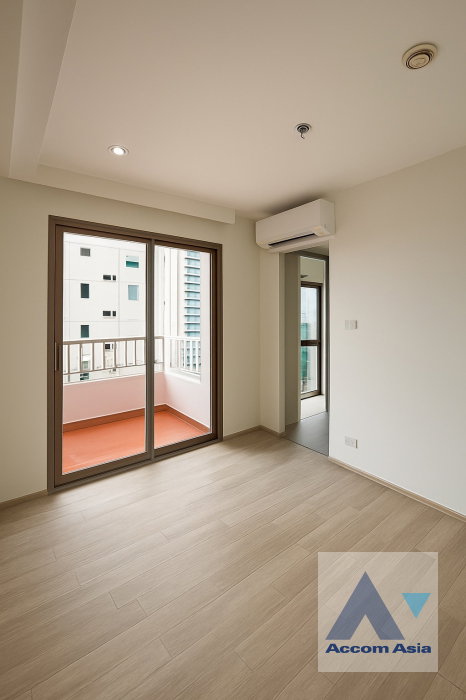รูป 🔼🔽 AccomA 📩 Simple and airy condo with full-length windows in Sathorn (13002421) - รูปที่ 10/14