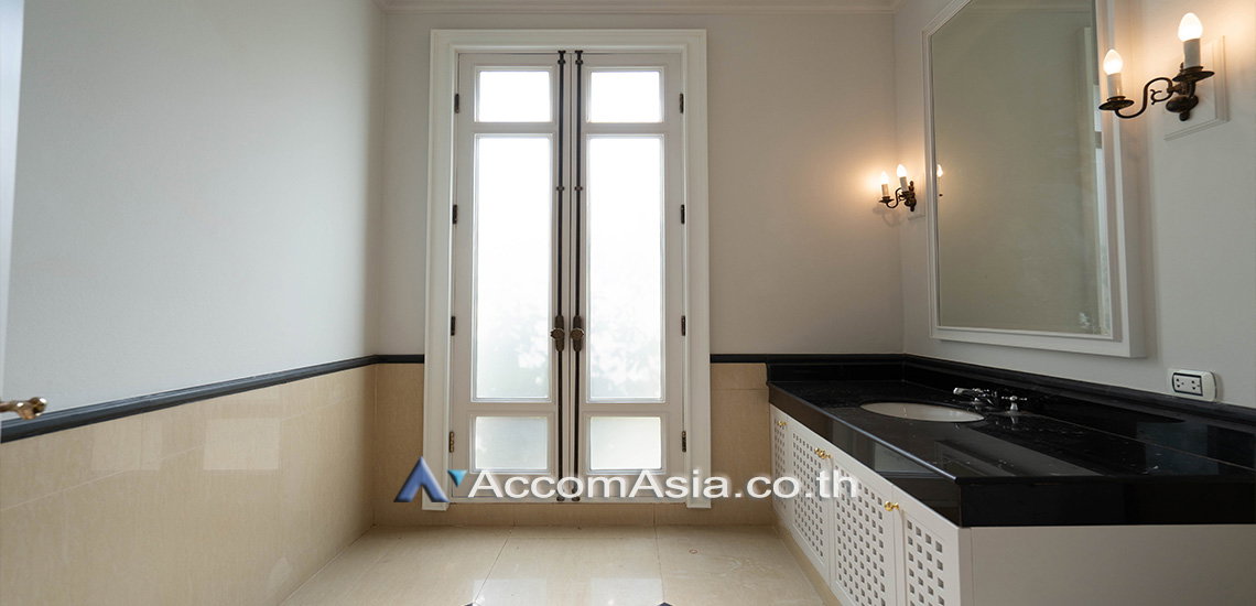 picture 🔼🔽 AccomA 📩 Spacious estate with lush garden, private pool & timeless charm - 20/20