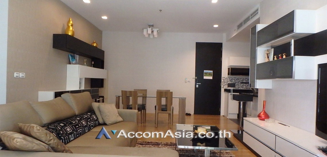 รูป 🔼🔽 AccomA 📩 Built-in condo with city balcony and warm wood tones (1515298) - รูปที่ 2/9