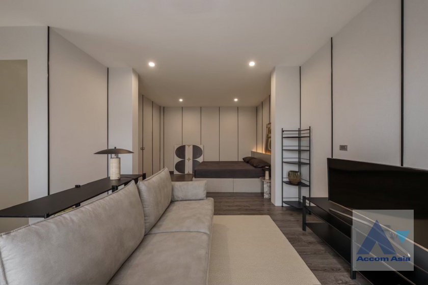 รูป 🔼🔽 AccomA 📩 Refurbished house with generous layout and rooftop space in Sukhumvit (AA42955) - รูปที่ 12/18