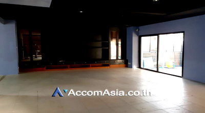 Houses for rent Phramongkutklao College of Medicine : 🔼🔽 AccomA 📩 Home Office 3 BR House in Khwaeng Sam Sen Nai (95715)