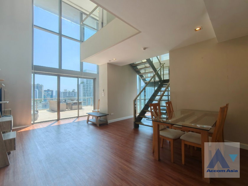รูป 🔼🔽 AccomA 📩 Penthouse,Huge Terrace,Duplex Condo,Double High Ceiling 2 BR Condominium @The Room Sukhumvit 21 (13001569) - รูปที่ 2/20