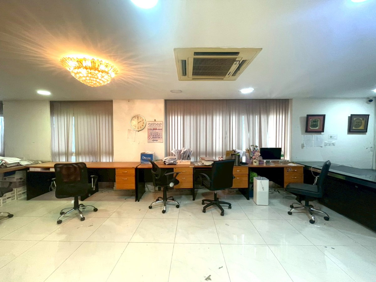 รูป ให้เช่าอาคารพาณิชย์ ชั้น 3 สวนมะลิเซ็นเตอร์  เขตป้อมปราบศัตรูพ่าย กรุงเทพ อาคารพาณิชย์ขนาดใหญ่ เหมาะทำออฟฟิศ สำนักงานบริษัท คลินิก หรือศูนย์อบรม - รูปที่ 2/11