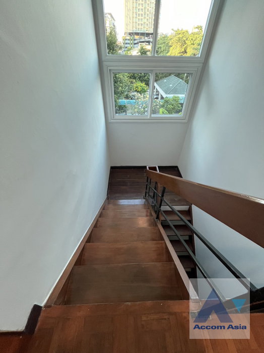 รูป 🔼🔽 AccomA 📩 Private Swimming Pool 5 BR House in Khwaeng Sam Sen Nai (AA38267) - รูปที่ 17/19