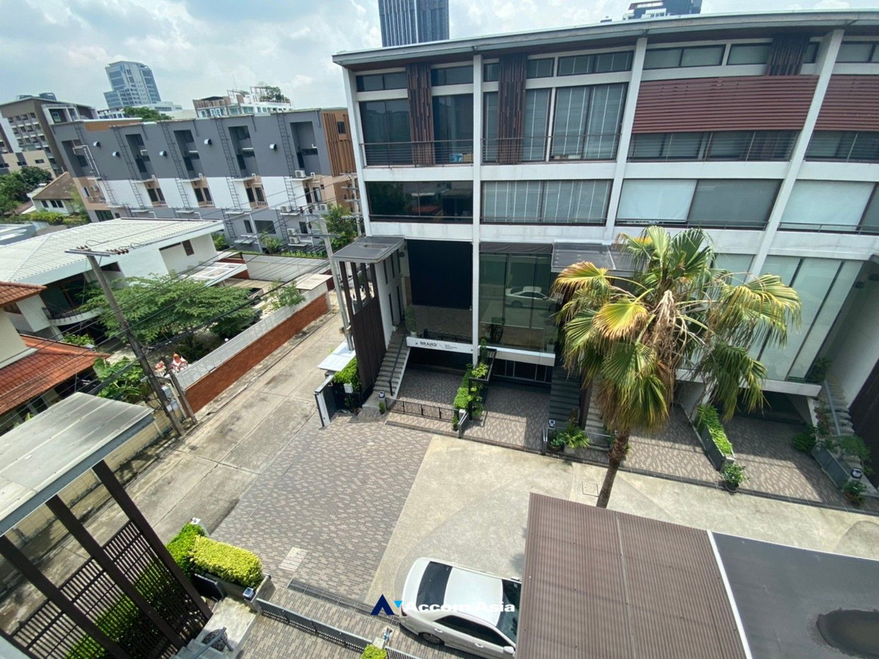 รูป 🔼🔽 AccomA 📩  Modern open-layout house in Punnawithi with high ceilings and natural light (AA15293 - รูปที่ 3/20