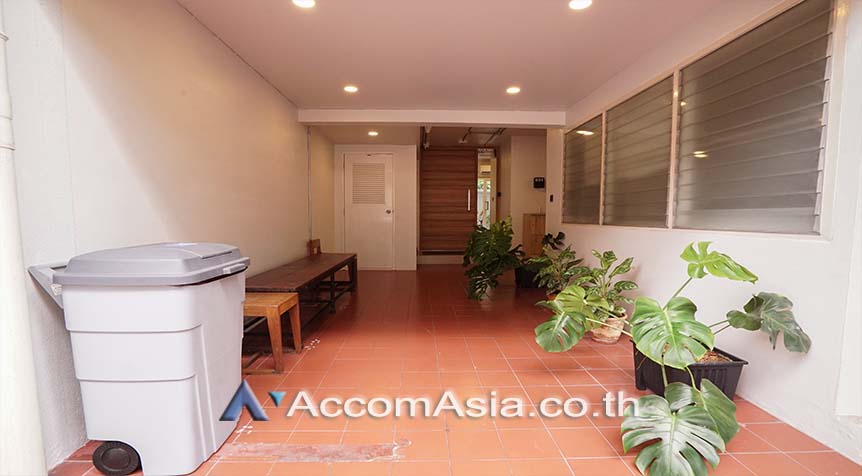 picture 🔼🔽 AccomA 📩 Natural-Themed Townhouse with Garden Surroundings (AA26874) - 18/20