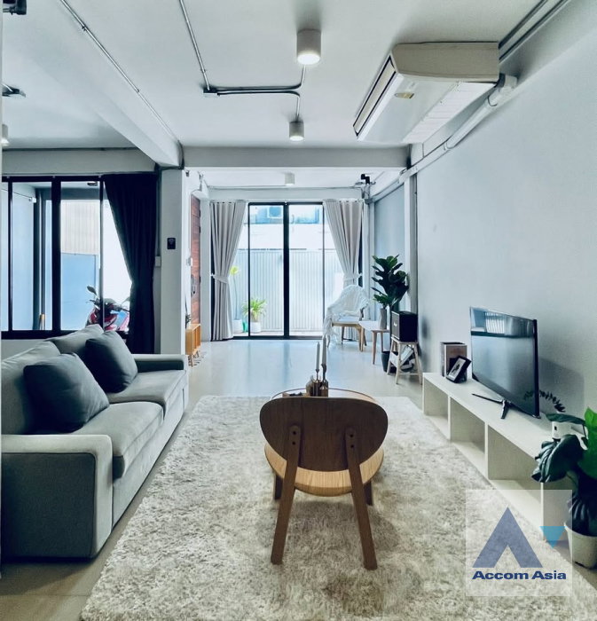 รูป 🔼🔽 AccomA 📩 Home Office 3 BR Townhouse in Khlong Tan Nuea (AA12098) - รูปที่ 2/20