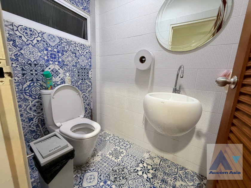 รูป 🔼🔽 AccomA 📩 Newly renovated Homeoffice 3.5 story - Next to Sirinrat & Monarom Building - รูปที่ 14/20