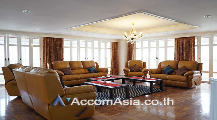 รูป 🔼🔽 AccomA 📩 Huge 4 bedrooms unit at Inter condominium with spacious balcony 9 mins to Nana BTS - รูปที่ 1/16