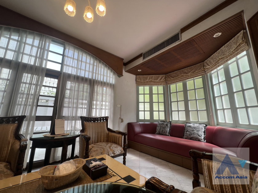 picture 🔼🔽 AccomA 📩 Classic House in Serene Garden with Spacious Layout (AA36987) - 6/20