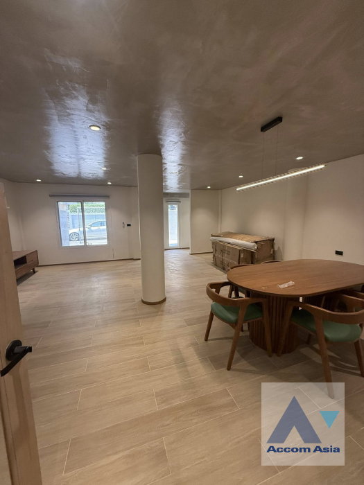 รูป 🔼🔽 AccomA 📩 Newly renovated,Pet friendly 3 BR House in Klong Tan (AA45709) - รูปที่ 1/11