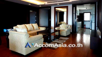 Condos for rent BTS Chong Nonsi : 🔼🔽 AccomA 📩  Modern condominium with great natural light in Sathorn (AA17935)