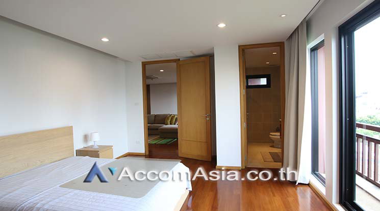 รูป 🔼🔽 AccomA 📩 Modern condo with light wood tones and skyline view (1510547) - รูปที่ 10/13
