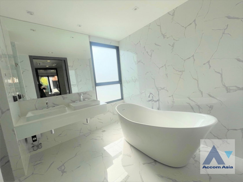 รูป 🔼🔽 AccomA 📩 Fully Furnished 4 BR Townhouse @The Park Lane Sukhumvit 105 (AA45523) - รูปที่ 16/19