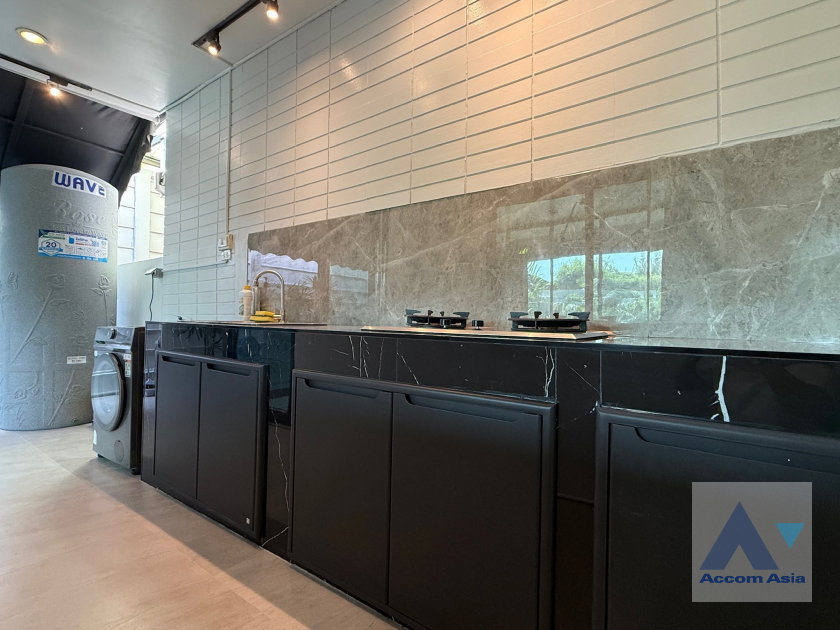 รูป 🔼🔽 AccomA 📩 Corner Unit,Fully Furnished 3 BR Townhouse @Areeya Mandarina 77 (AA45766) - รูปที่ 5/19