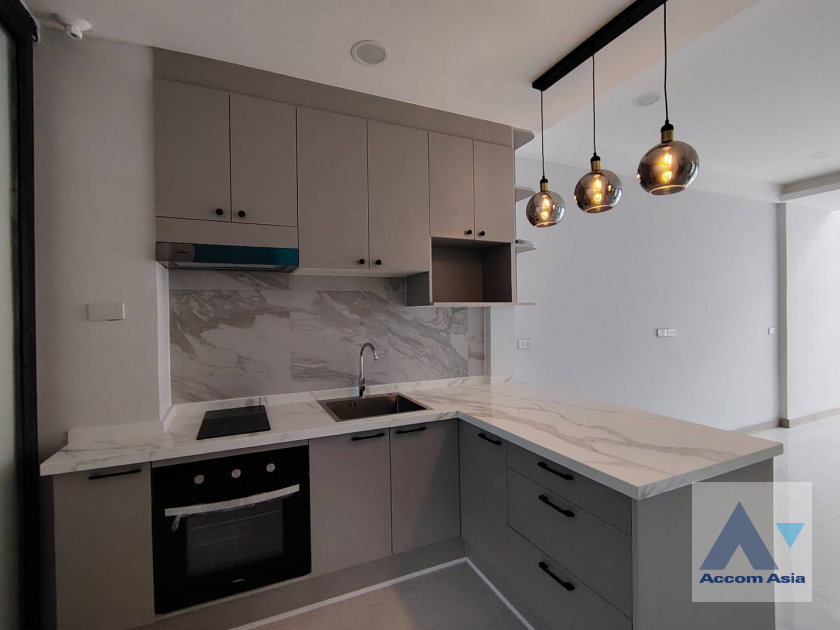 รูป 🔼🔽 AccomA 📩 Elegant townhouse with natural light and modern layout (AA42421) - รูปที่ 13/20