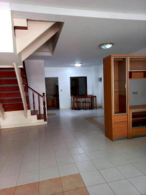 Home office for rent Bangkok : Baan Klang Muang Soi Rama 9 43near The Nine shopping mall. Suitable for company registration.