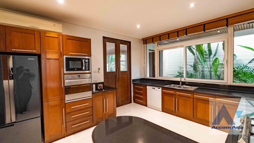 รูป 🔼🔽 AccomA 📩 Pet friendly,Private Swimming Pool 4 BR House in Khlong Tan Nuea (AA36081) - รูปที่ 13/20