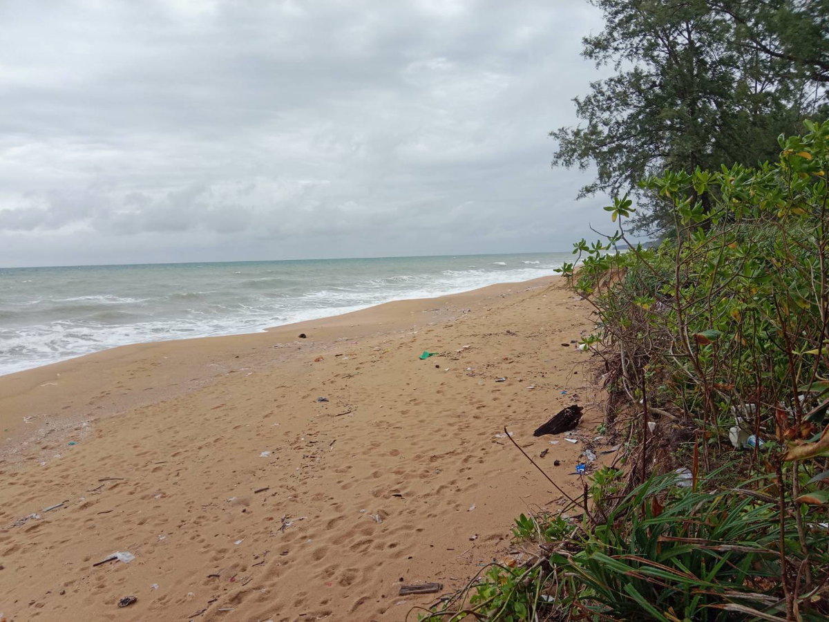 รูป ขายที่ดินแปลงสวยติดทะเลหาดไม้ขาว อ.ถลาง จ.ภูเก็ต พื้นที่ 15 ไร่ - รูปที่ 1/5