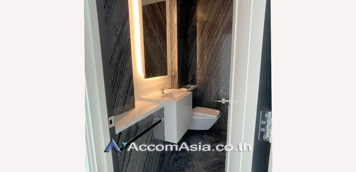 รูป 🔼🔽 AccomA 📩 Luxury high-floor condo with skyline views and marble accents (AA21102) - รูปที่ 11/15