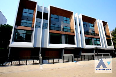 Townhouses for rent Bangkok : 🔼🔽 AccomA 📩 Home Office,Newly renovated,Fully Furnished,Pet friendly 3 BR Townhouse @Arden Pattanakarn (AA45868)