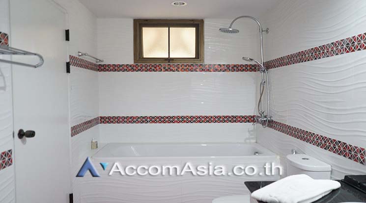 รูป 🔼🔽 AccomA 📩 Huge 4 bedrooms unit at Inter condominium with spacious balcony 9 mins to Nana BTS - รูปที่ 12/16