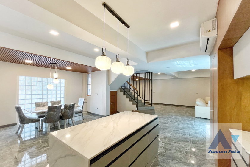 รูป 🔼🔽 AccomA 📩 Pet friendly,Home Office 5 BR Townhouse @ (AA44391) - รูปที่ 3/20