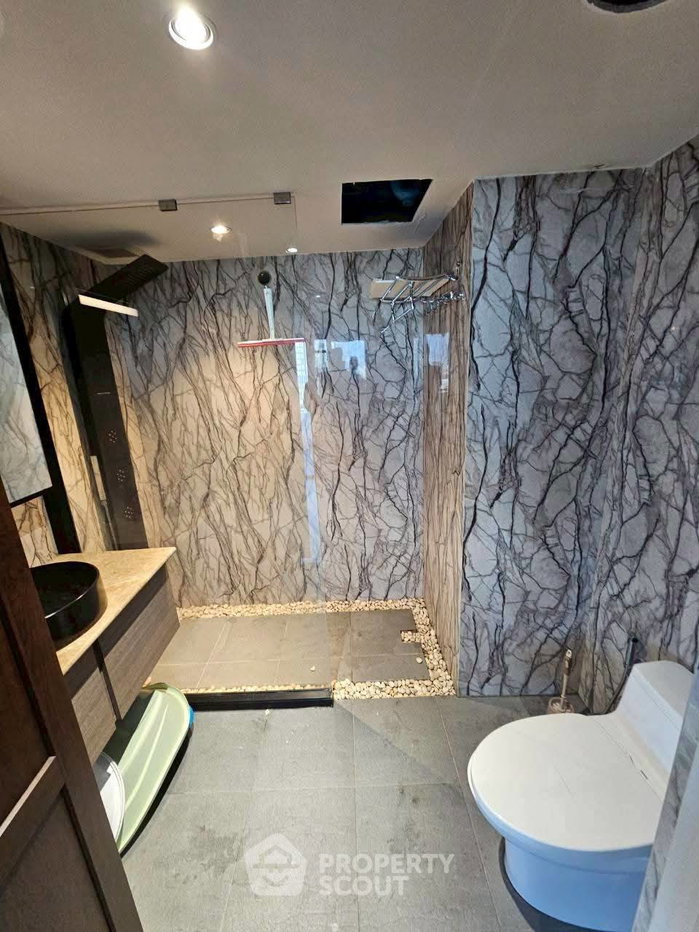 รูป คอนโด 1-ห้องนอน ที่ สุขุมวิท สวีท คอนโดมิเนียม ใกล้ BTS นานา (ID 2771339) - รูปที่ 7/8