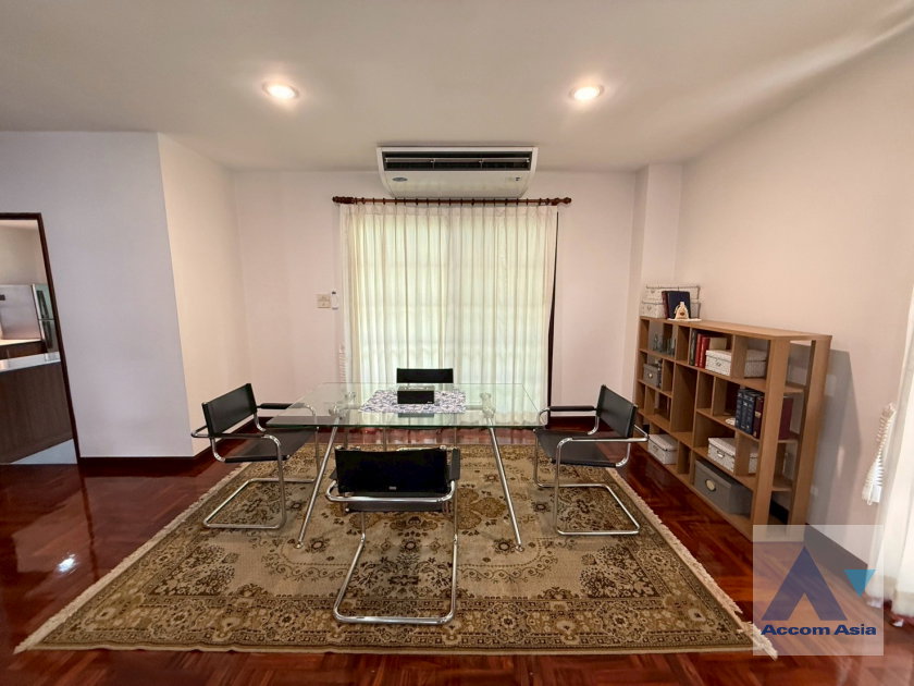 picture 🔼🔽 AccomA 📩  Family home with Tudor charm in peaceful compound near BTS Onnut (99870) - 8/20
