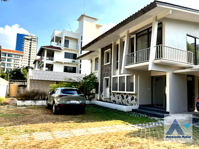 Houses for rent : 🔼🔽 AccomA 📩  5 BR House in Phaya Thai (AA39130)