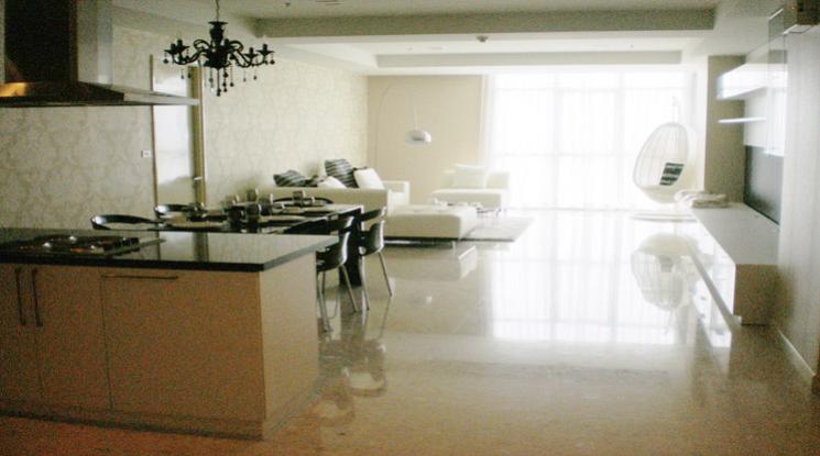 picture 🔼🔽 AccomA 📩 Modern condo with full light, built-ins and BTS access (1512272) - 2/7