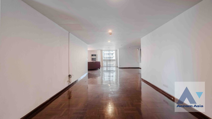 รูป 🔼🔽 AccomA 📩 Bright condominium with curved windows and open-plan living in Sukhumvit (24409) - รูปที่ 6/20