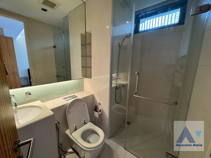 รูป 🔼🔽 AccomA 📩 Elegant condo with warm tones and built-in features (1512069) - รูปที่ 19/20