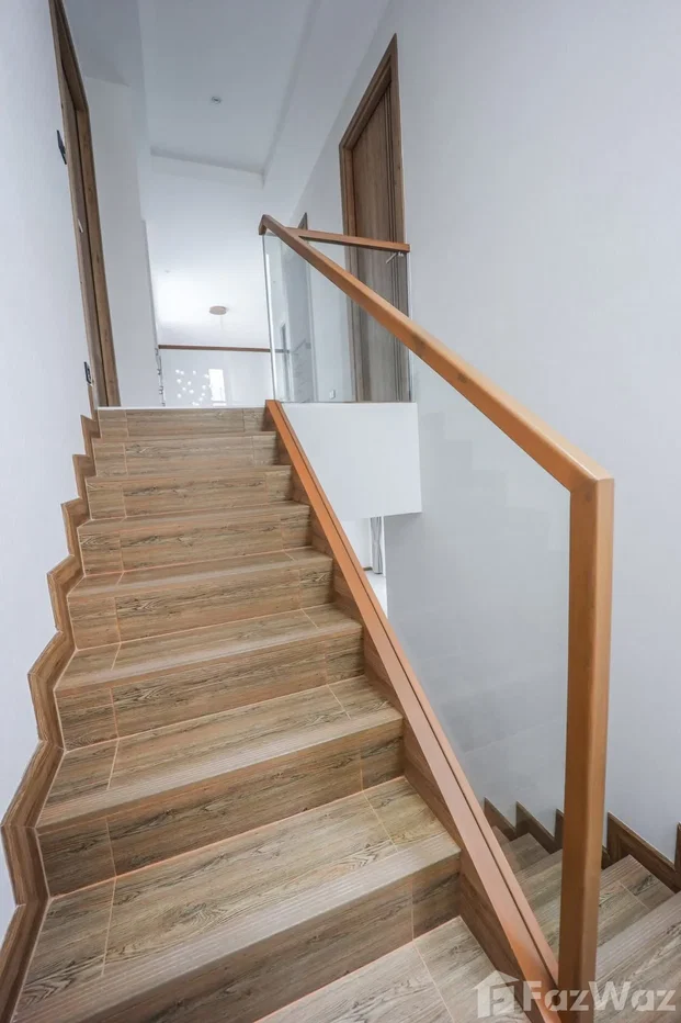 picture Stunnig Pool Villa for Sale 1990385 - 14/16